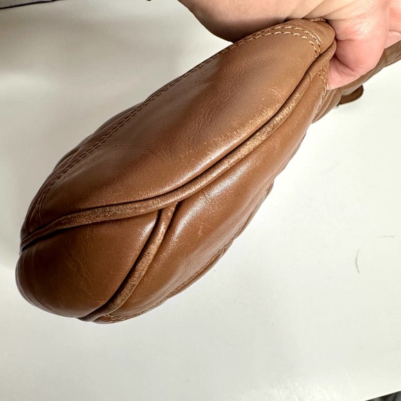 Burberry Quilted Light Brown Leather Brooke Hobo Shoulder Bag with Lock and key - Picture 10 of 16